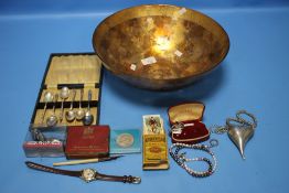 A BOWL OF COLLECTABLES AND JEWELLERY