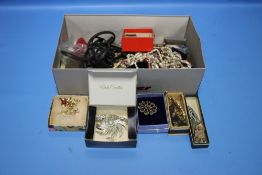 A BOX OF ASSORTED COSTUME JEWELLERY