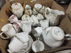 A BOX OF ASSORTED CHINA TO INCLUDE QUEENS CHINA