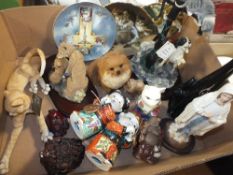 A TRAY OF ASSORTED FIGURES TO INCLUDE A COUNTRY ARTISTS MARMALADE FIGURE, OLD TUPTON WARE CAT