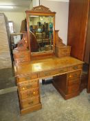AN EDWARDIAN CARVED MAHOGANY DRESSING TABLE W-122 CM