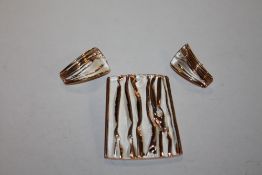 A SILVER ROSE GILT PENDANT AND EARRINGS SET, APPROX WEIGHT 13.5 G