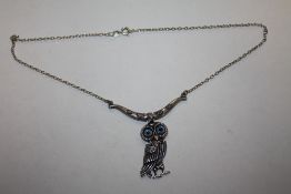 A STERLING SILVER OWL NECKLACE, APPROX WEIGHT 12.8 G