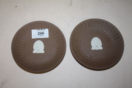 A PAIR OF BROWN AND WHITE WEDGWOOD JASPERWARE PIN DISHES