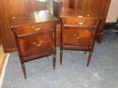 A PAIR OF REPRODUCTION MAHOGANY BEDSIDE CABINETS H-69 W-42 CM (2) S/D