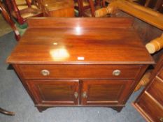 AN EDWARDIAN MAHOGANY INLAID CABINET H-81 W-91 CM