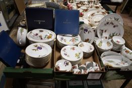 THREE TRAYS OF ROYAL WORCESTER EVESHAM CHINA TO INCLUDE A OVAL LIDDED COOKING POT, DINING PLATES