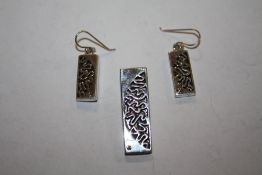 A STERLING SILVER PENDANT AND EARRINGS SET, APPROX WEIGHT 15.2 G