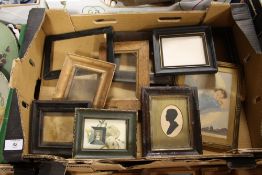 A TRAY OF SMALL PICTURE FRAMES TO INCLUDE AN ANTIQUE FRAMED AND GLAZED SILHOUETTE
