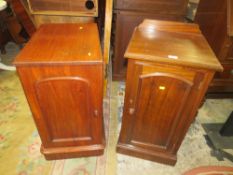 AN ANTIQUE MAHOGANY POT CUPBOARD H-85 W-42 CM TOGETHER WITH ANOTHER (2)