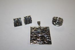 A MODERN SILVER RING, PENDANT AND EARRING SET, APPROX WEIGHT 21 G