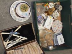 TWO TRAYS OF CERAMICS TO INCLUDE WEDGWOOD, DENBY ETC.