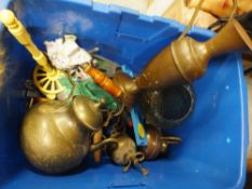 A BOX OF METALWARE AND TOOLS TO INCLUDE BRASS KETTLE, COPPER JUGS ETC.