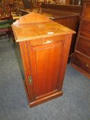 AN EDWARDIAN MAHOGANY POT CUPBOARD W-39 CM