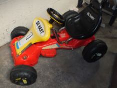 A CHILDS ELECTRIC GO KART L-90CM PLUS A SET OF PLASTIC SHELVING