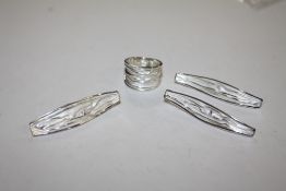 A MODERN SILVER RING, PENDANT AND EARRING SET, APPROX WEIGHT 14.7 G