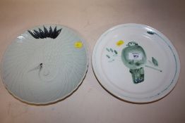 TWO CERAMIC PLATES DEPICTING BIRDS