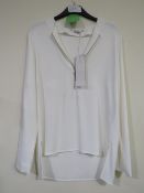 STELLA MCCARTNEY, a ladies white top with zipped detail to front, size EU 40