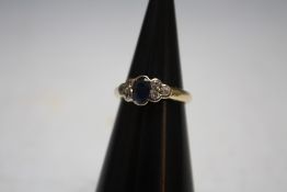 AN 18 CARAT GOLD SAPPHIRE AND DIAMOND RING, approx weight 3.4g, ring size L