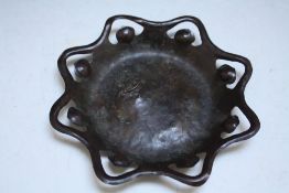 A PIERCED JAPANESE BRONZE TYPE DISH DECORATED WITH AN INSECT, Dia 16.75 cm