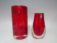 WHITEFRIARS RED AND CLEAR CASED GLASS VASE WITH HORIZONTAL OPTICAL RIBBING, H 16 cm, together with
