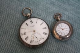 A SILVER OPEN FACED MANUAL WIND POCKET WATCH, Dia 4.5 cm together with a small silver fob watch (2)