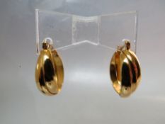 A PAIR OF 18CT GOLD HOOP EARRINGS, stamped 750, approx 5.6 g