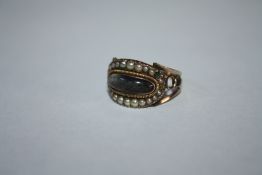 A GEORGIAN STYLE MOURNING RING, ring size M