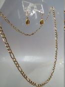 A HALLMARKED 9CT GOLD FIGARO CHAIN, approx. L 54 cm, together with a pair of 9ct gold coffee bean