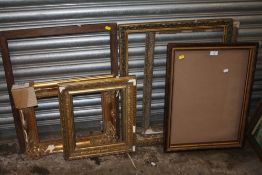 A GLAZED TABLE TOP DISPLAY CABINET TOGETHER WITH COLLECTION OF PICTURE FRAMES TO INCLUDE GILT FRAME
