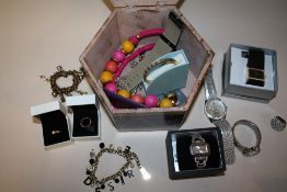 A BOX OF COSTUME JEWELLERY AND WRISTWATCHES TO INCLUDE PANDORA STYLE EXAMPLES