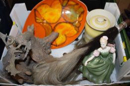 A SMALL TRAY OF CERAMICS TO INCLUDE A ROYAL DOULTON MICHELLE FIGURE HN 2234, HN358 SAIRY GAMP