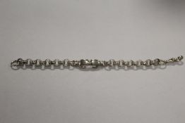 A BOXING INTEREST BELCHER STYLE STERLING SILVER BRACELET APPROX WEIGHT - 17.4G