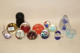 A COLLECTION OF STUDIO GLASS PAPERWEIGHTS