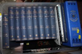 A TRAY OF BOOKS TO INCLUDE A SET OF CHILDRENS ENCYCLOPEDIAS