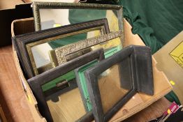 A BOX OF VINTAGE MIRRORS TO INCLUDE A BRASS FRAMED EXAMPLE (5)