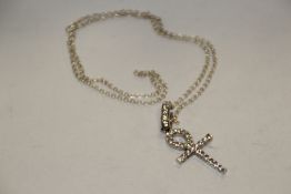 A STERLING SILVER PENDANT ON CHAIN APPROX WEIGHT - 8.9G