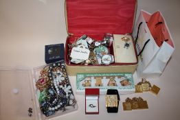 A QUANTITY OF COSTUME JEWELLERY