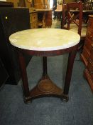 AN ANTIQUE MAHOGANY OCCASIONAL TABLE WITH A CIRCULAR MARBLE TOP H-63 DIA 51 CM