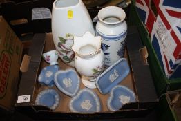 A SMALL TRAY OF CERAMICS TO INCLUDE A PORTMEIRION VASE, WEDGWOOD JASPERWARE ETC.