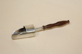 A HALLMARKED SILVER SHOVEL CADDY