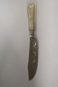 A HALLMARKED SILVER MOTHER OF PEARL HANDLED KNIFE