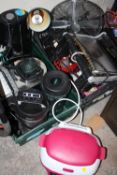 A QUANTITY OF HOUSEHOLD ELECTRICALS A/F TO INCLUDE A DESK FAN, CAKE FACTORY, GRILL ETC - HOUSE