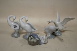 A COLLECTION OF LLADRO GEESE AND DUCK FIGURES (5)