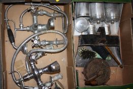 A TRAY OF VINTAGE BATHROOM MIXER TAPS TOGETHER WITH A BOX OF METALWARE TO INCLUDE A TABLE TOP