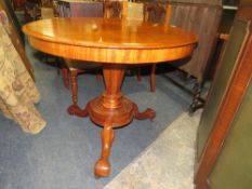 A 19TH CENTURY MAHOGANY TILT-TOP CIRCULAR BREAKFAST TABLE DIA. 91 CM