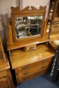AN EDWARDIAN OAK DRESSING TABLE W-89 CM