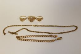 A COLLECTION OF 9 CARAT GOLD TO INCLUDE THREE SIGNET RINGS, CHAINS A/F ETC. APPROX WEIGHT - 38.9G