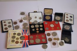 A COLLECTION OF CASED AND LOOSE COINS to include Falklands 1992 UNC set, Canada 1977 set, US 1977