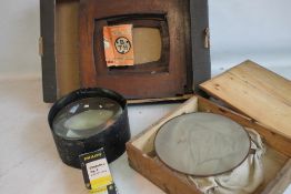 A TRAY OF ASSORTED PHOTOGRAPHIC EQUIPMENT to include two large magnifying glasses